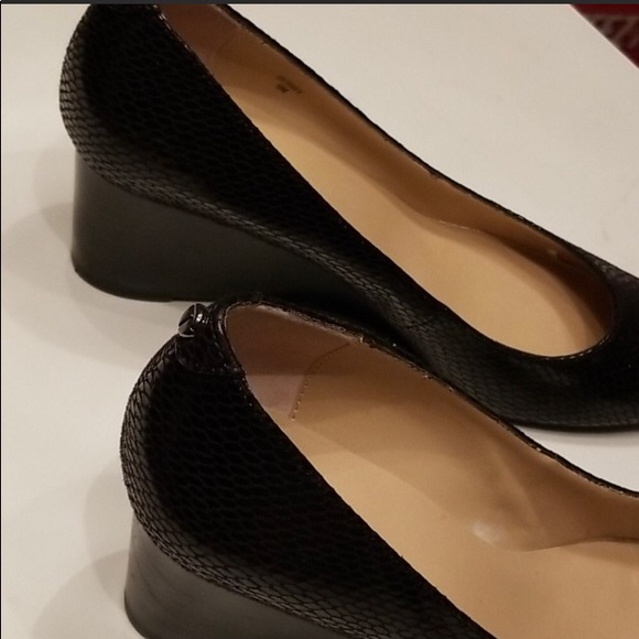 Tahari Wedge Heels sz - Picture 6 of 11